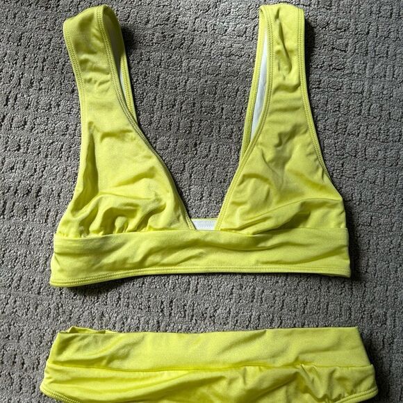 Urban Outfitters Out From Under Neon Tall Bikini set - Picture 2 of 16